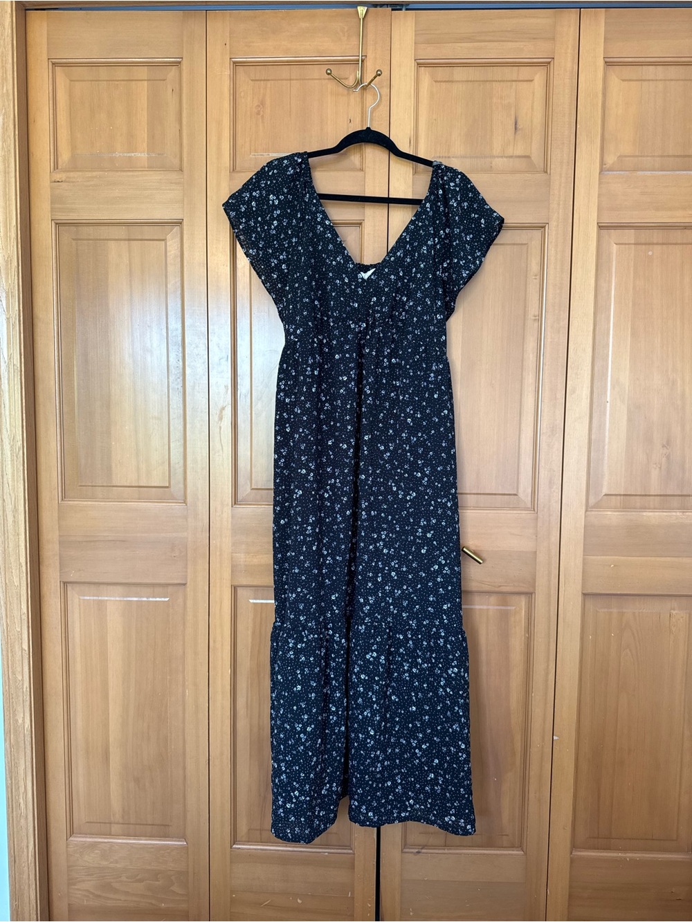 Universal Thread Black Floral V-Neck Maxi Dress
